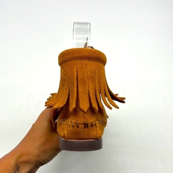 Minnetonka - Brown Suede Fringe Ankle Boot Moccasins With Suede Tie Size 6.5 - Picture 13 of 15
